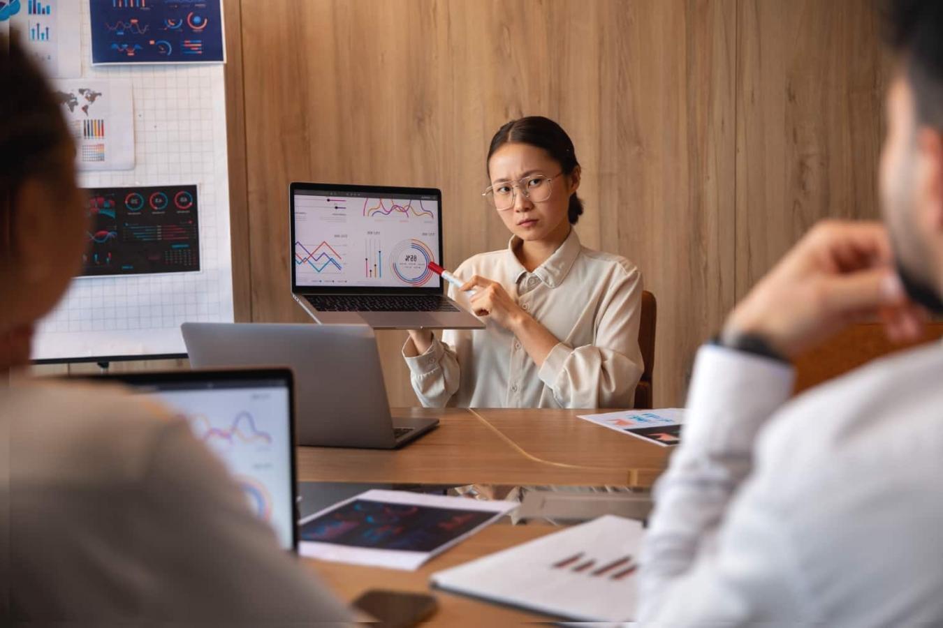 Teamarbeit und technische Planung im Ivexaenorix-Büro